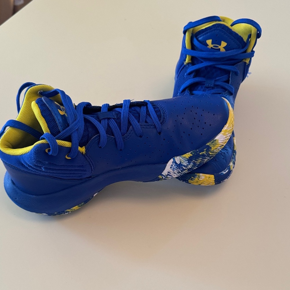 Under Armour Jet 21 Basketball shoes. Boys 4Y. - Picture 7 of 7